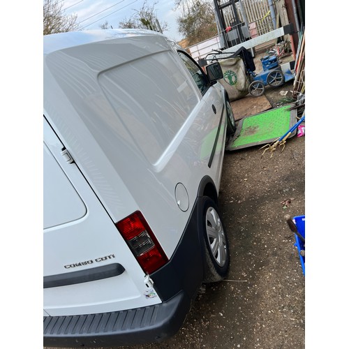 627 - 2009 Vauxhall combo 1.3cdti , long MOT , 77K miles , DE59 UVT , cat N