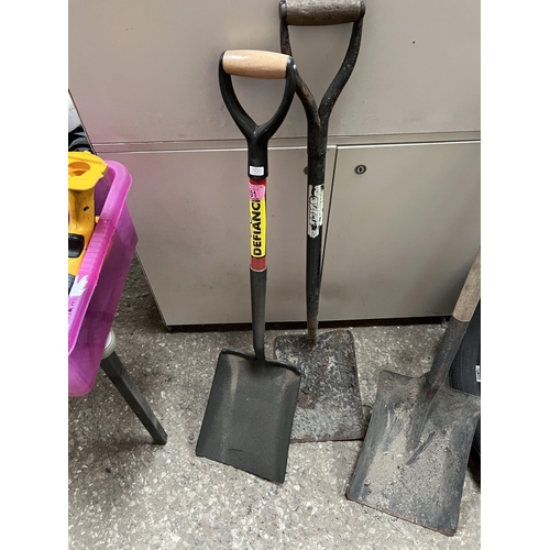 101 - new heavy duty shovel h