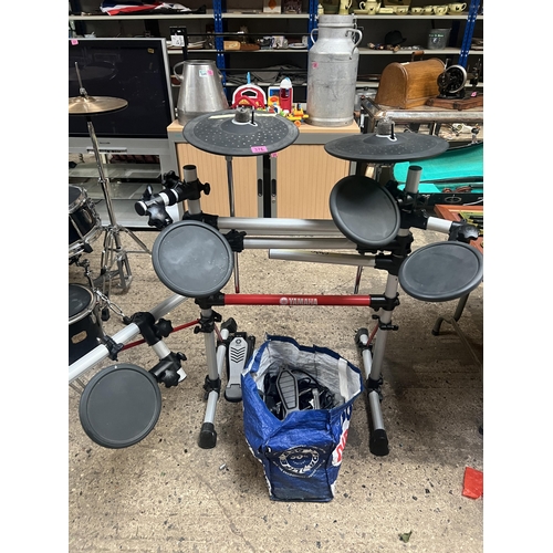 376 - Yamaha electronic drum set RS70 rack etc..