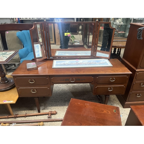 384 - Gplan dressing table