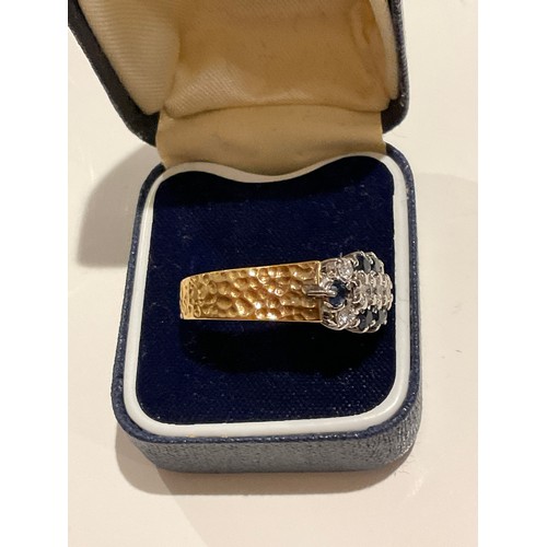 20 - Diamond & blue sapphire 18ct gold ring , stunning good size ring with diamond and deep,blue sapp... 