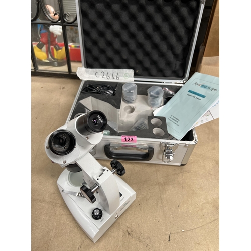 123 - electronic microscope , Apex microscopes with case & accessories