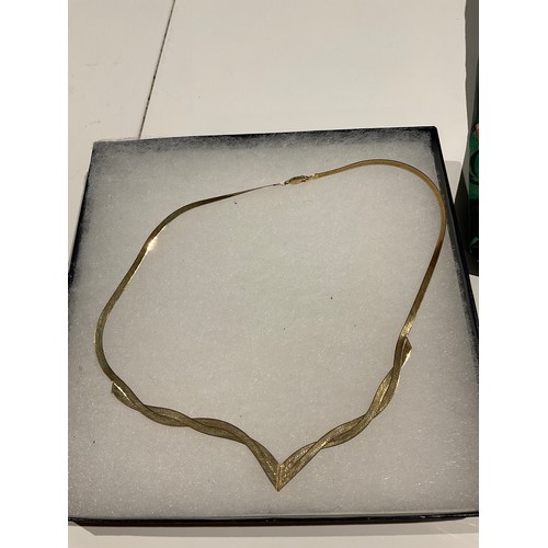 132 - 9ct gold , twist yellow gold 18” necklace , 5.8 grams , made in Italy