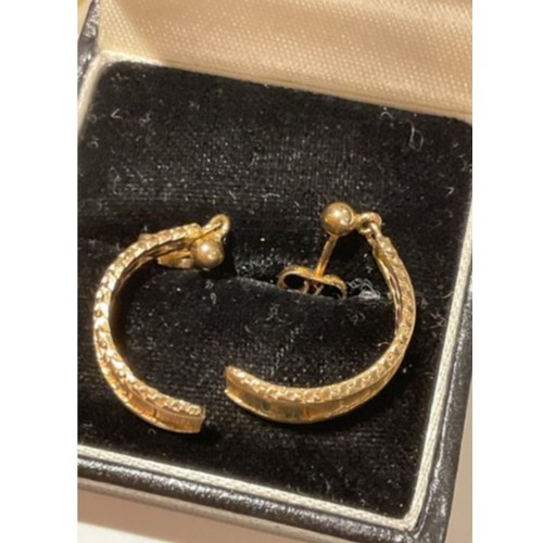 138 - 9ct gold stud half hoop drop earrings , 3 colour gold , hallmarked , unusual shape , 21.8 stud to ba... 