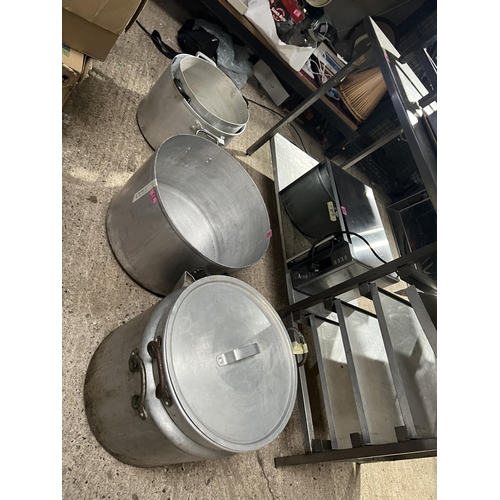 303 - 4 x large commercial size cooking pans