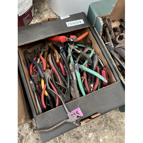 365 - tray pliers