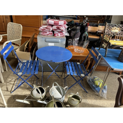 1066 - metal garden table & 2 chairs blue