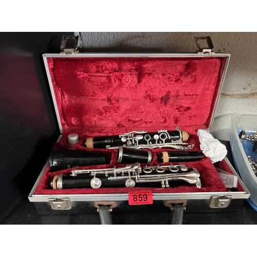 859 - Clarinet in case REGENT