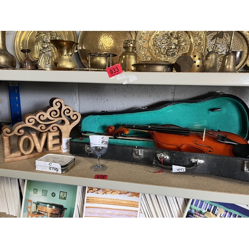 934 - violin in case plus love sign etc..