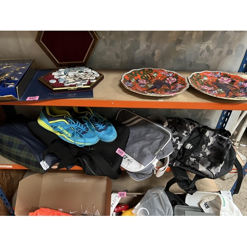 599 - Qty shoulder bags etc..