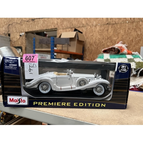607 - boxed 1:18 Maisto model car