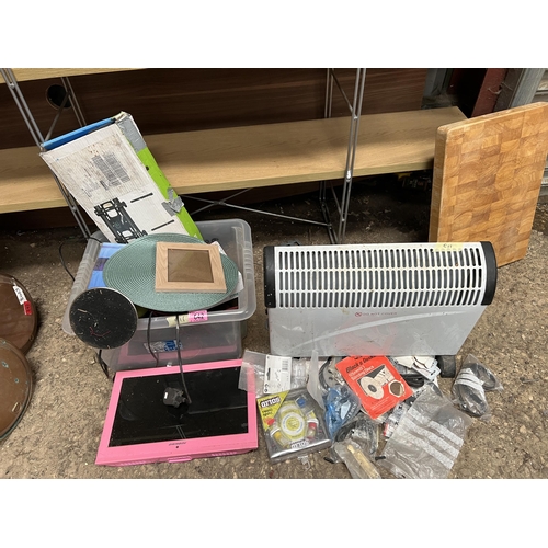 642 - mixed lot includes pink TV