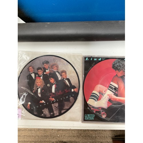 414 - 5 x 7” singles 3 x Picture discs , signed Madina Lake , The Belie stars , Linda Ronstadt Ltd edition... 