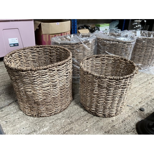 586 - 2 x rope woven baskets NEW