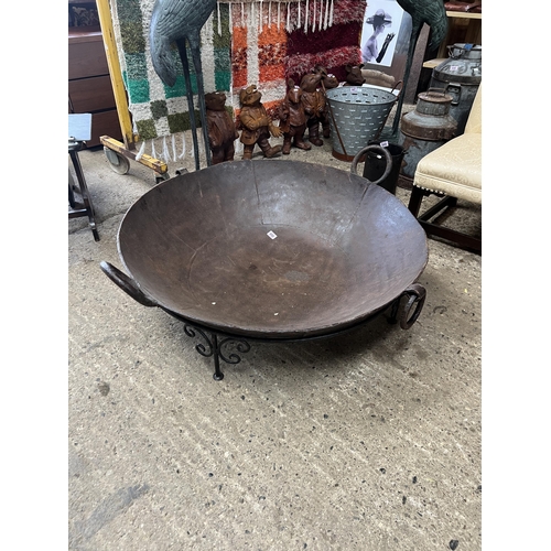 950 - LARGE fire put bowl with stand Kadi h243