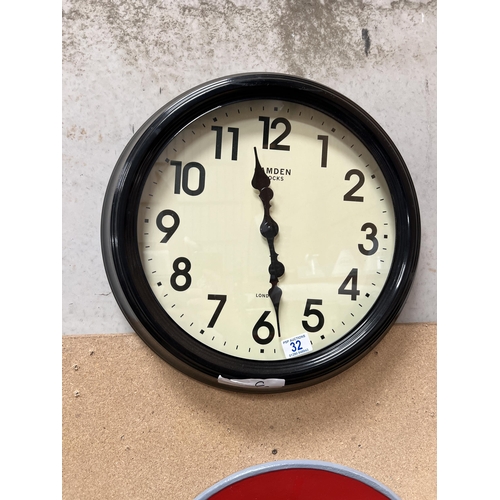 32 - Wall clock