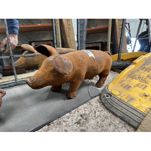 42 - large cast iron PIG H193