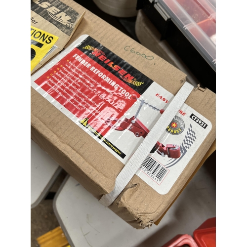 135 - new boxed fender reforming tool