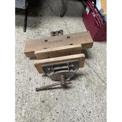 807 - RECORD no 52 1/2 e bench vice