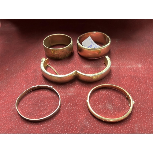 44 - 5 x rolled gold bangles