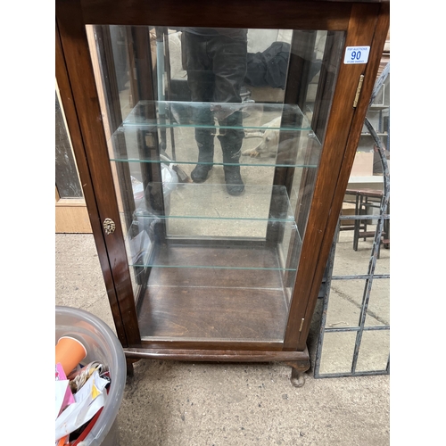 90 - Display cabinet