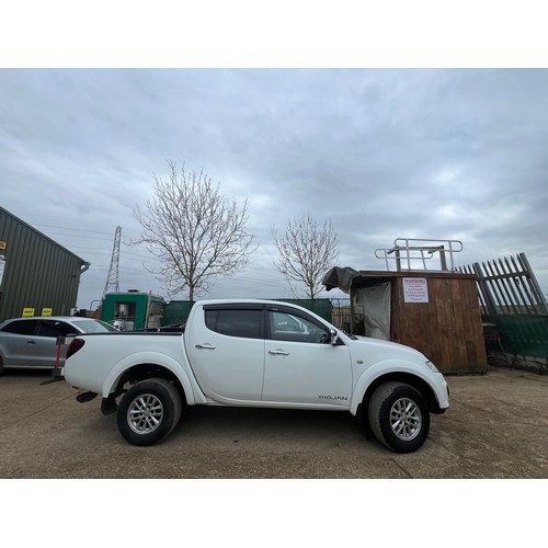 512 - Mitsubishi L200 Trojan pick up truck , 2014 , paperwork , MOT. Approx 140.000 miles on clock