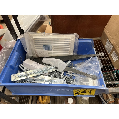 241 - tray mixed fixings / staples