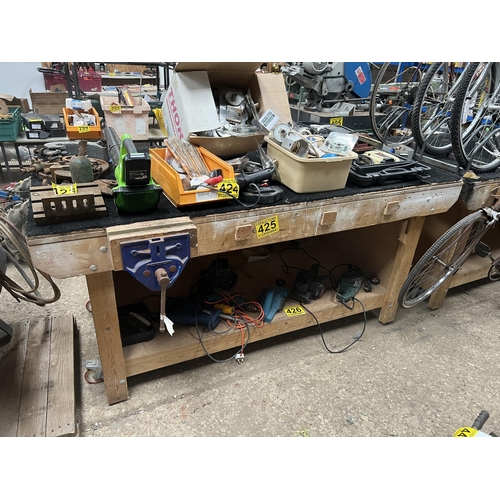 425 - Work bench with vice on wheels