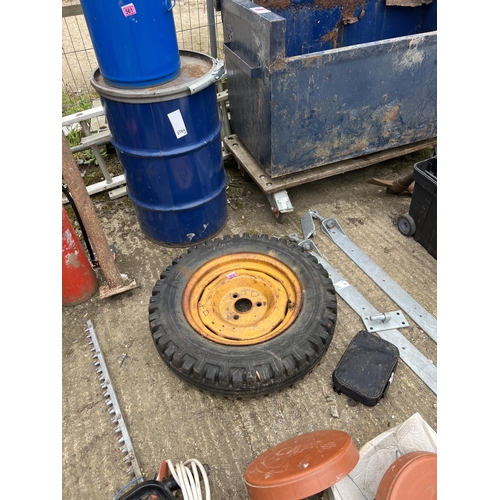 562 - tractor wheel