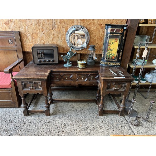 660 - Antique Oak desk