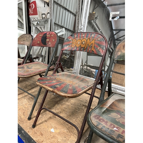 751 - Painted folding metal chair h