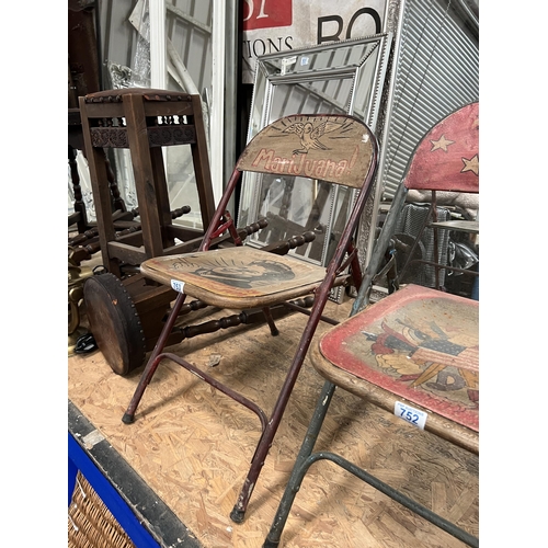 753 - Painted folding metal chair h