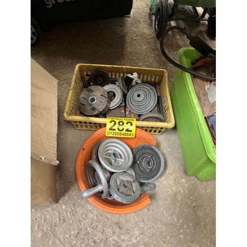 282 - 2 x trays mixed pulleys