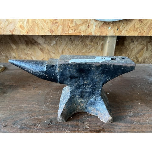 16 - Small Anvil