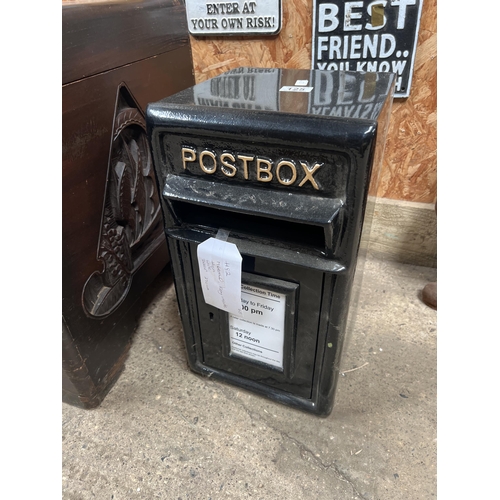 125 - Black post box h