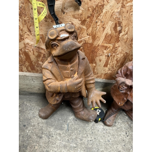 127 - Heavy cast iron TOAD h176