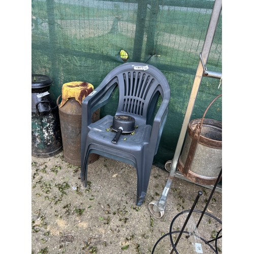 42 - 2 x plastic garden chairs