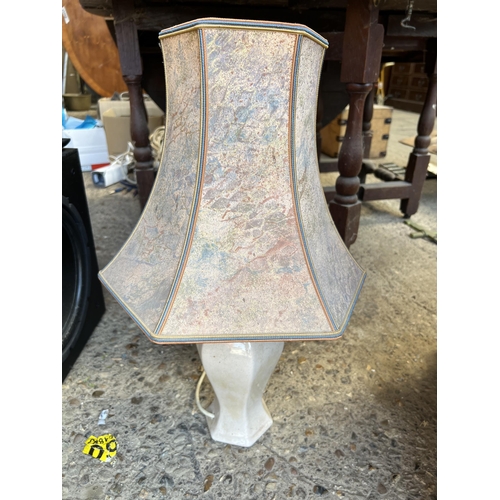99 - Table lamp