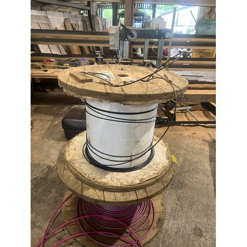 286 - Large wood cable reel