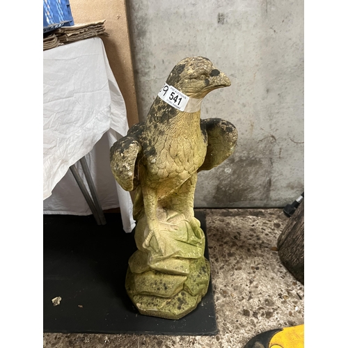 541 - concrete eagle 63 cm tall