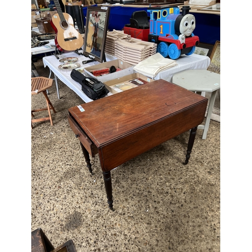 650 - drop leaf table one draw