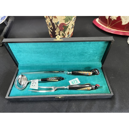 673 - boxed serving set