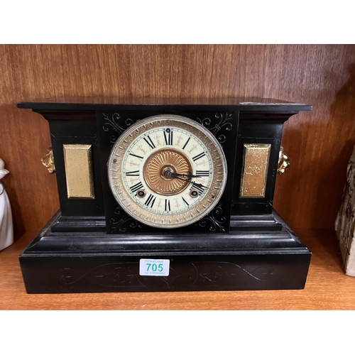 705 - sas mantle clock