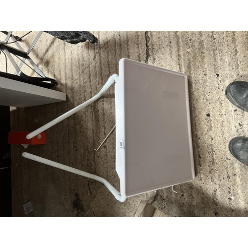 402 - folding table