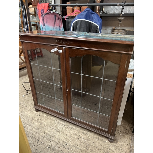 471 - oak display cabinet sas