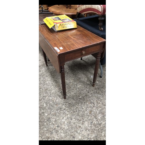 700 - drop leaf table