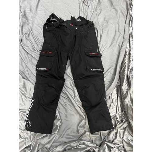 466 - bike trousers