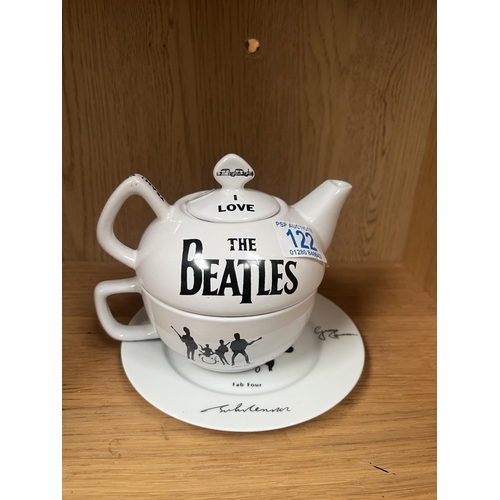 122 - RG145 Beatles teapot for one