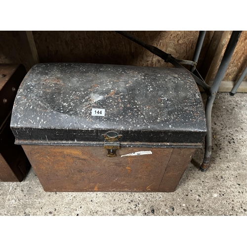 144 - metal trunk