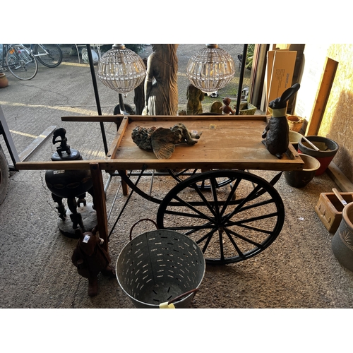 40 - 2 wheel market/flower cart